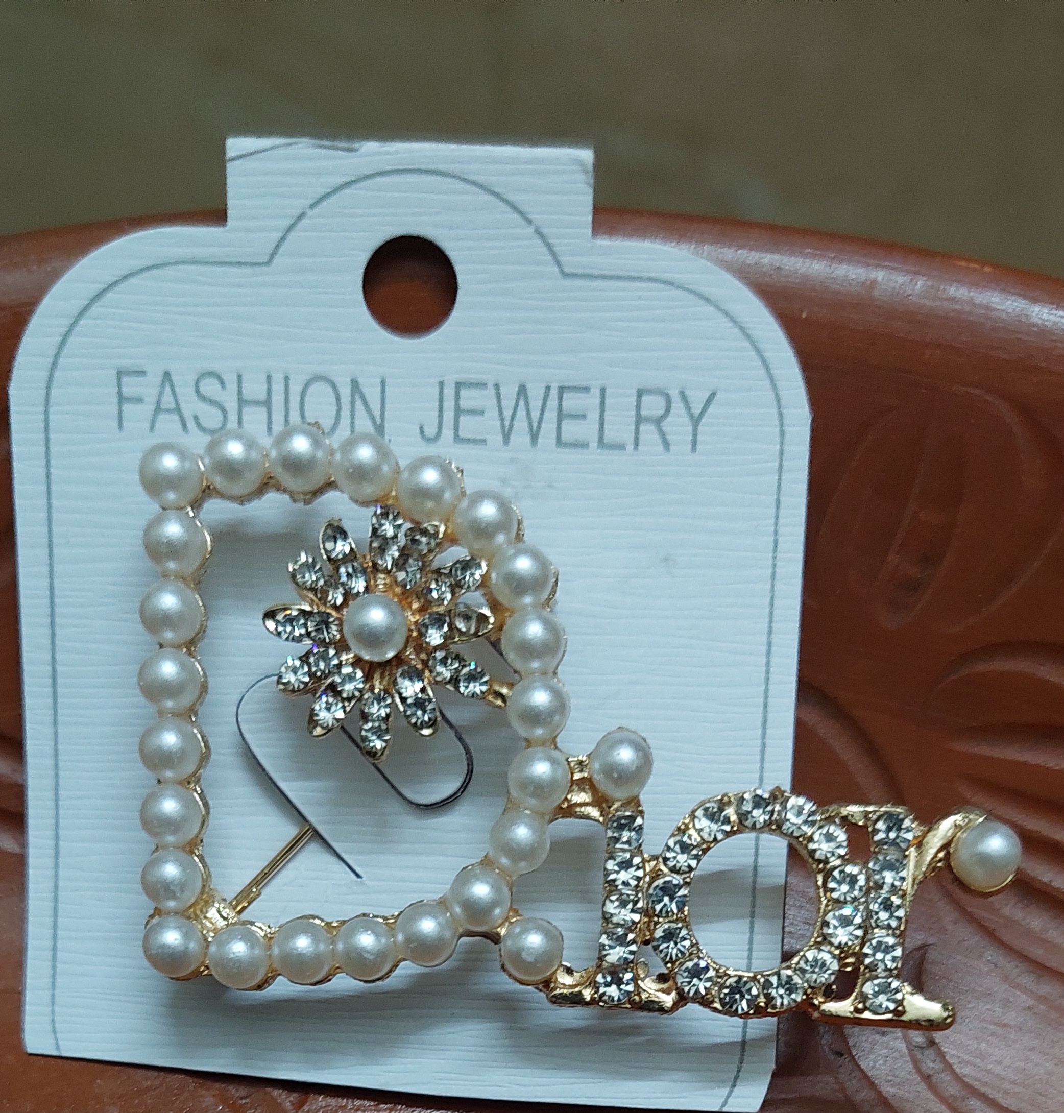 Dior letter Brooch 02