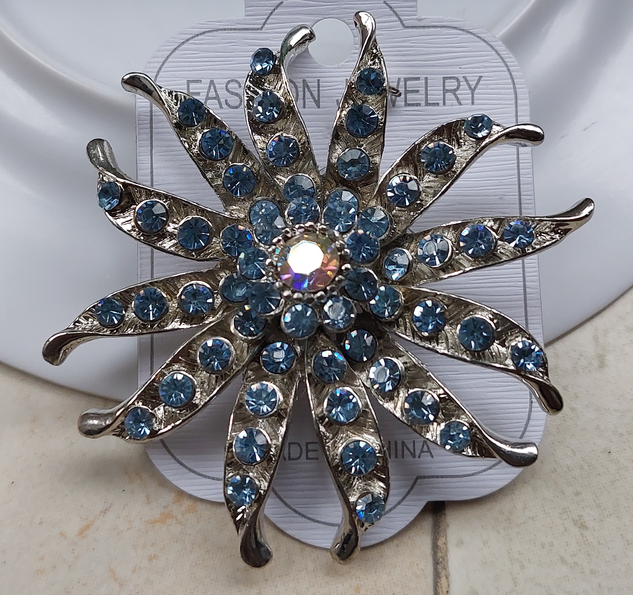 Sun Flower Brooch (Sky Blue)