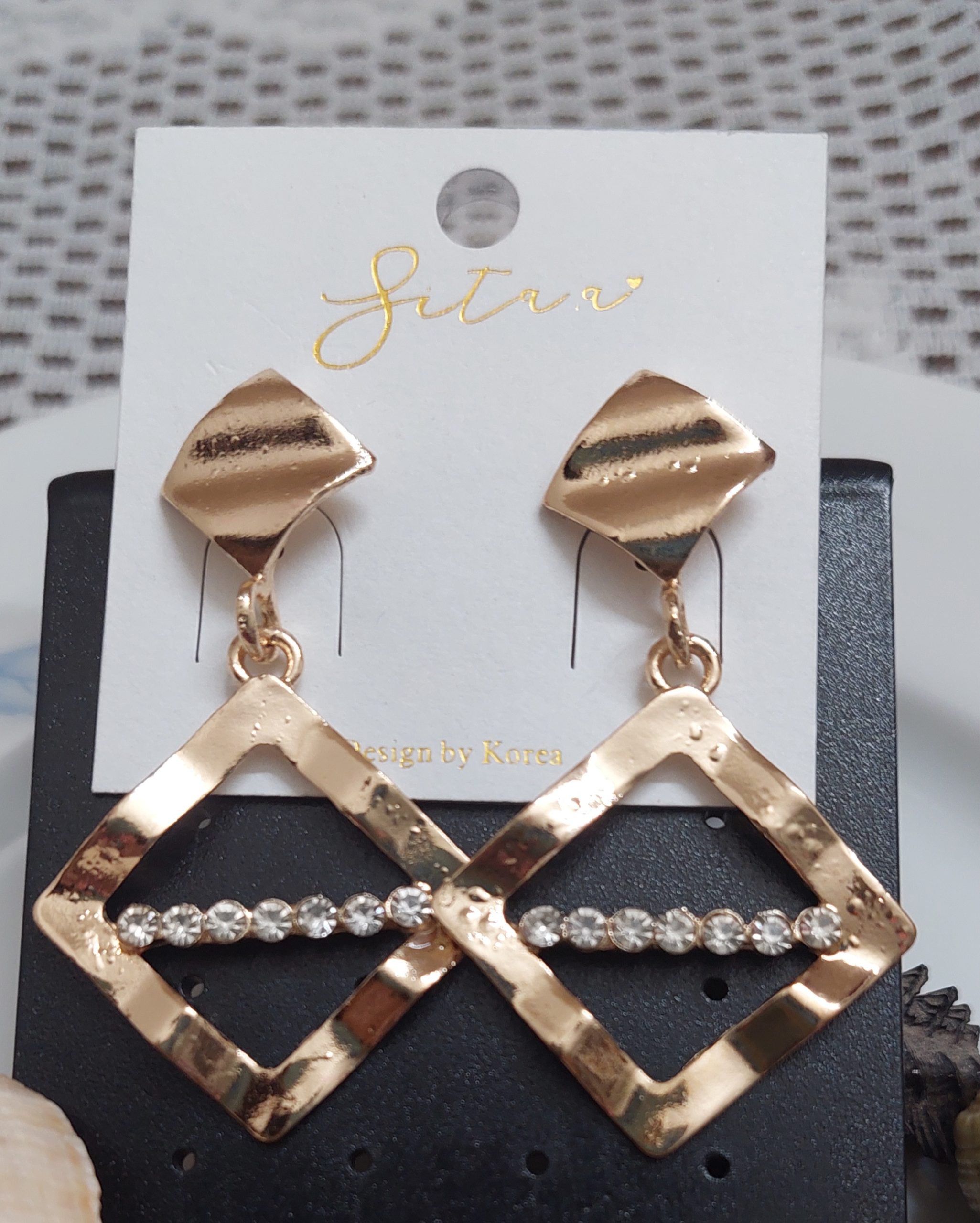 Romvos Shape White Crystal Earrings